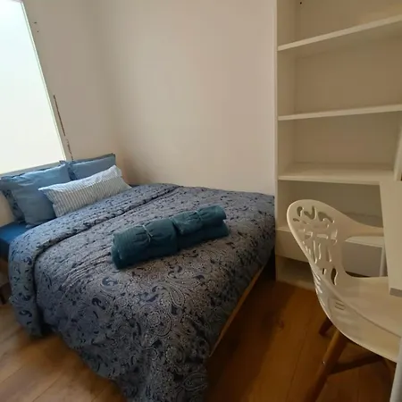 Hostel To Rest By The Center *